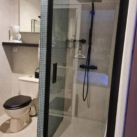 Quarto em Acomodações Particulares Chez Helene Bordéus